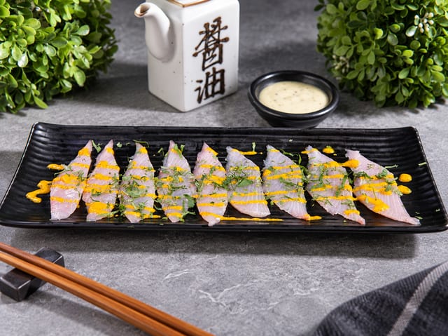 Tiradito Hamachi.