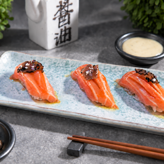 Salmon Sushi W/truffle